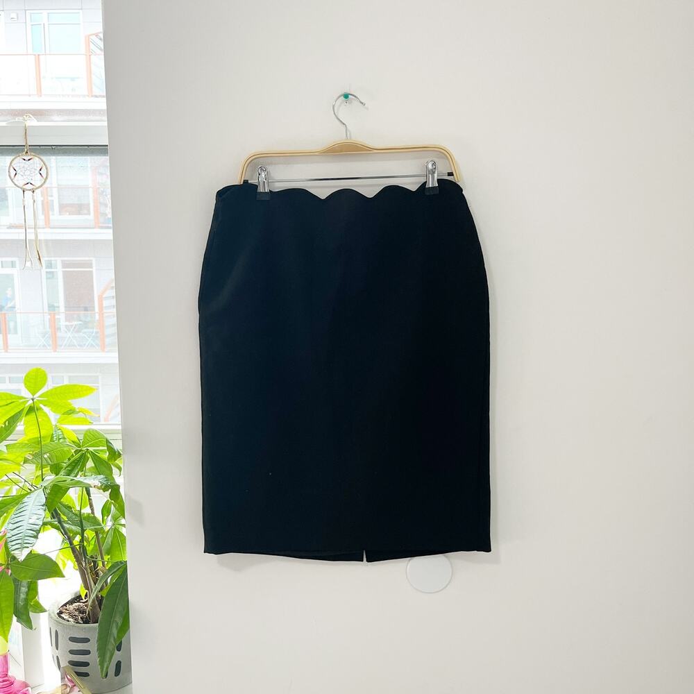 Ann Taylor Black Scallop Waist Skirt Size 12